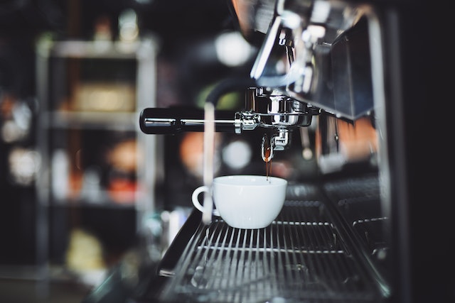 clean-the-water-tank-of-nespresso-machine 